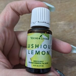 Young Living luscious lemon essential oil blend, 15 mL